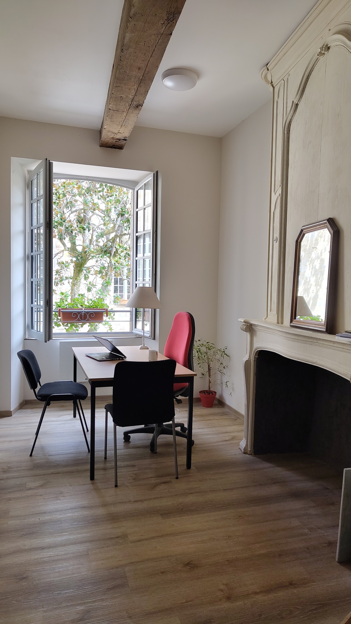 Bureau "double"